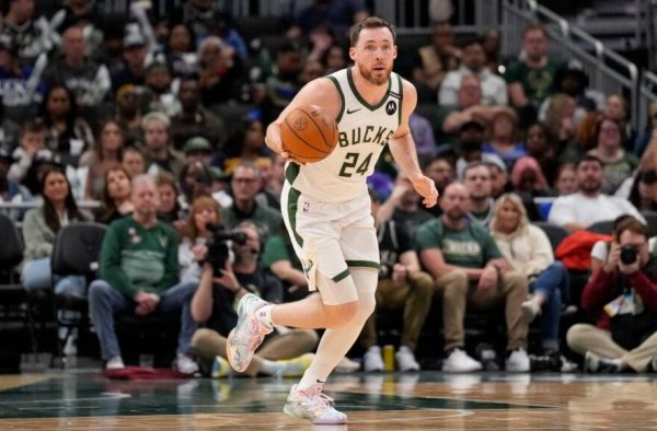 Connaughton tạm biệt Bucks: Bả